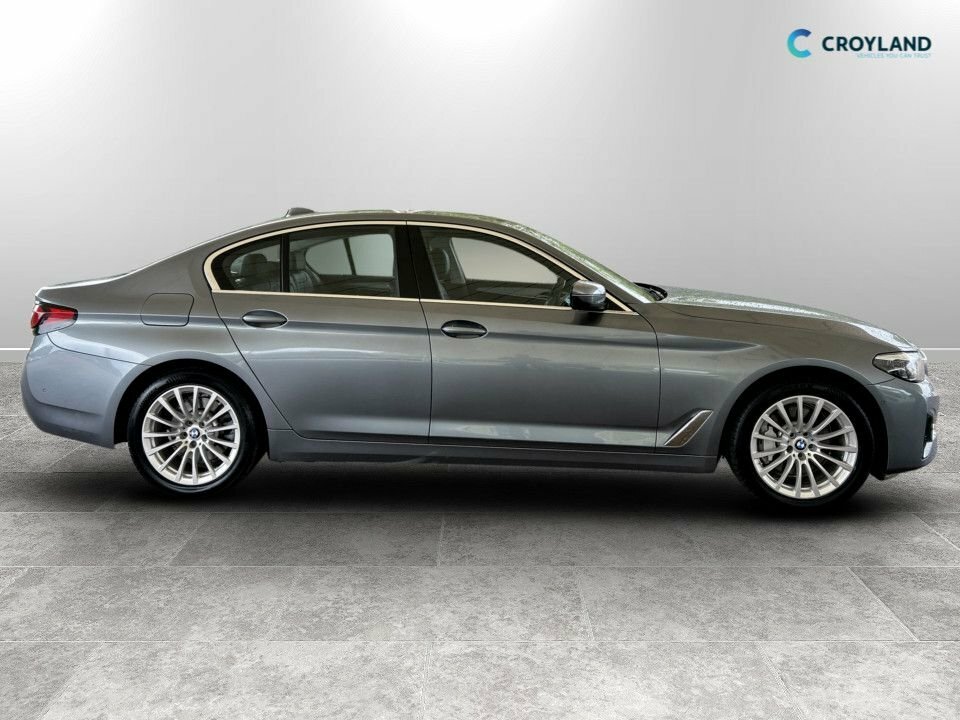BMW 5 Series 2L Se AYZ8643 Blue #2