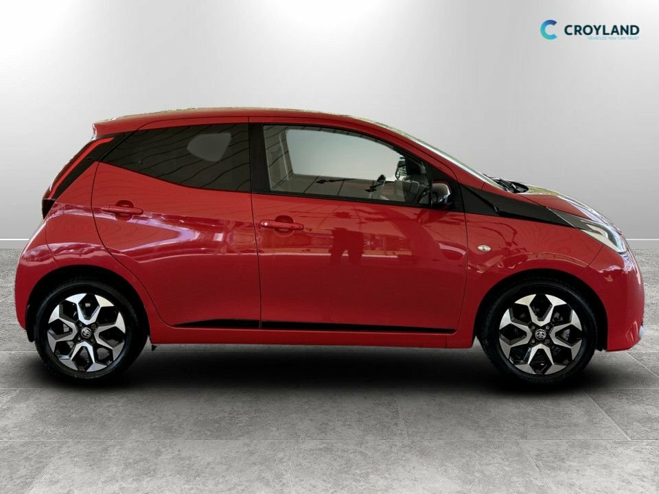 Toyota Aygo 1L X-trend FY69UDS Red #2