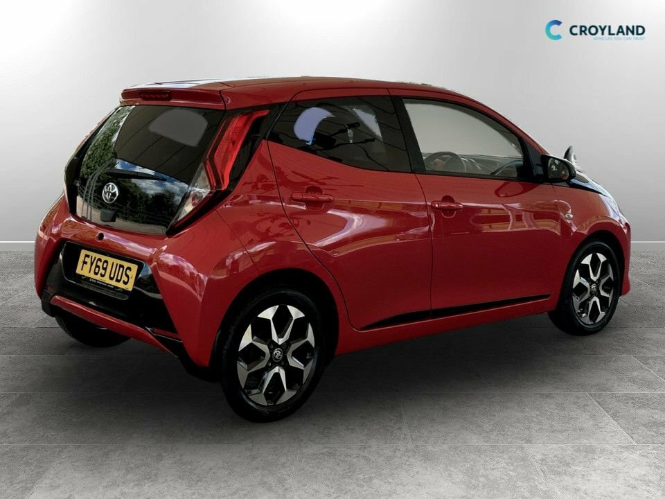 Toyota Aygo 1L X-trend FY69UDS Red #3