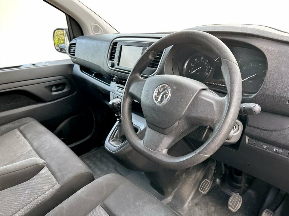 Vauxhall Vivaro 1.5L Prime 6Dr DT23EPP White #5