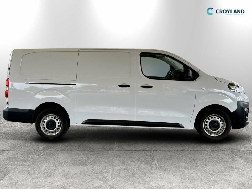 Vauxhall Vivaro 1.5L Prime 6Dr DP23WWY White #2