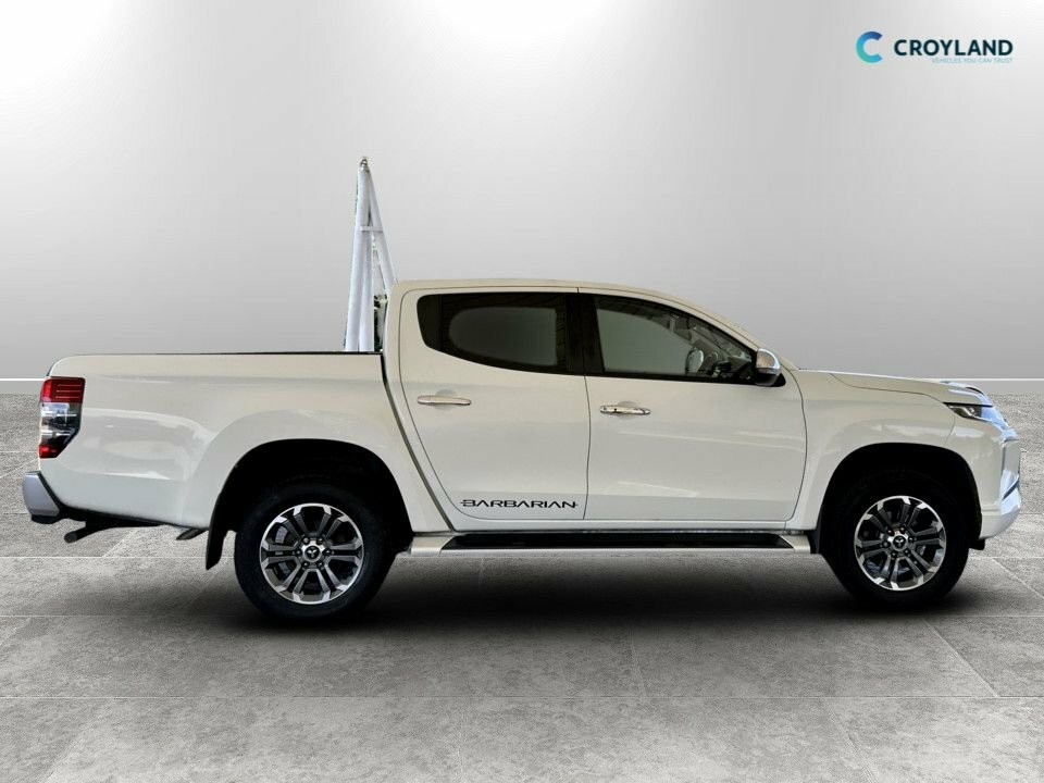 Mitsubishi L200 2.3L Dc Barbarian YS70ZTU White #2