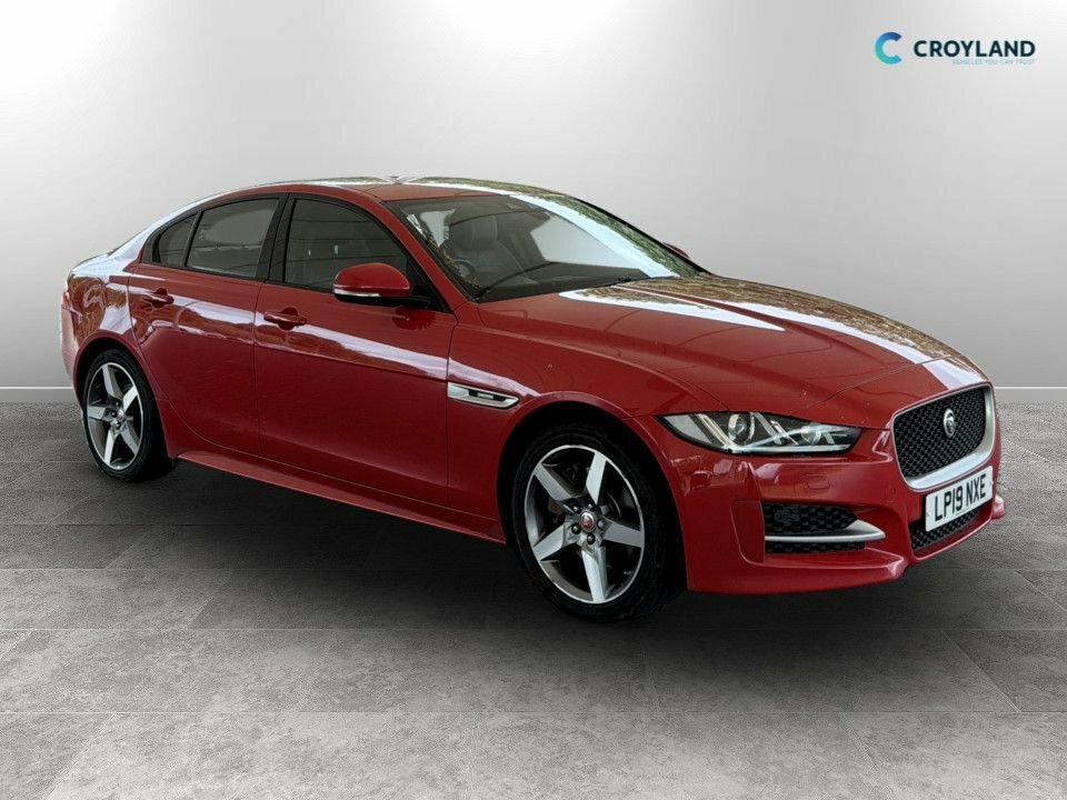 Jaguar XE 2L R-sport Red