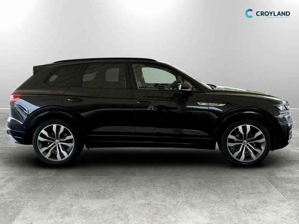 Volkswagen Touareg 3L Black Edition OY20WOX Black #2