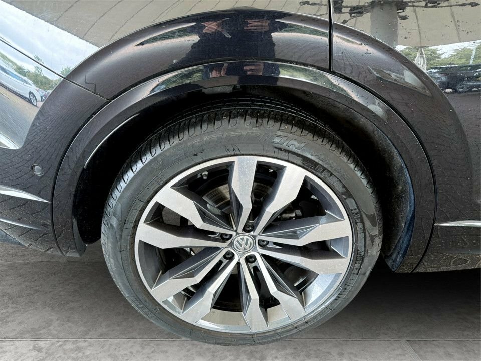 Volkswagen Touareg 3L Black Edition OY20WOX Black #4