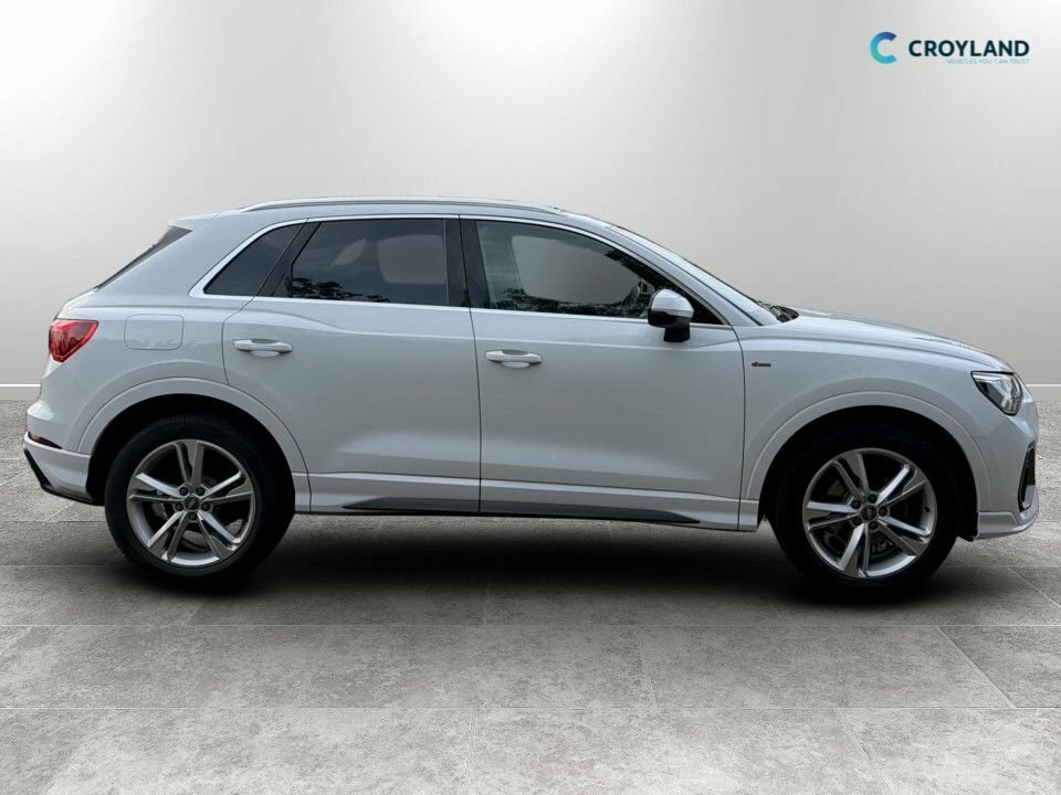 Audi Q3 2L S Line KM19UBK White #2