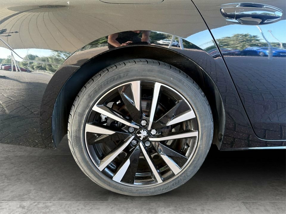 Peugeot 508 SW 1.2L Gt Black #4