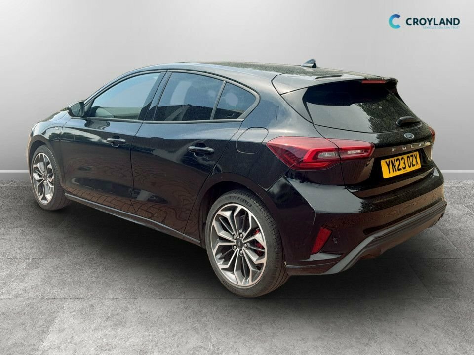 Ford Focus 1L St-line Vignale YN23OZX Black #3