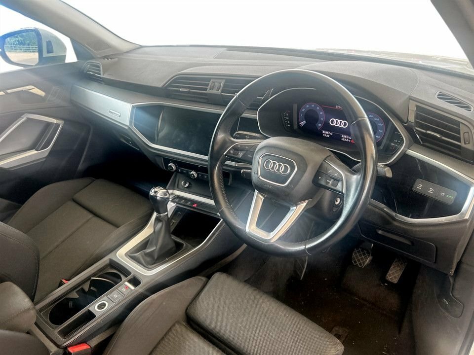 Audi Q3 1.5L Sport VE69VCX White #5