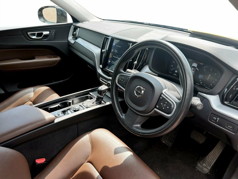 Volvo XC60 2L Momentum Pro NK68JHY Black #5