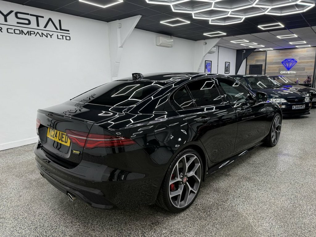Jaguar XE 2L Sport Black #3