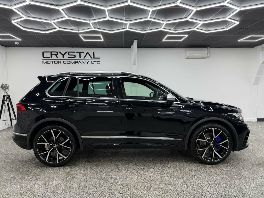 Volkswagen Tiguan 2L R YG22MZT Black #2