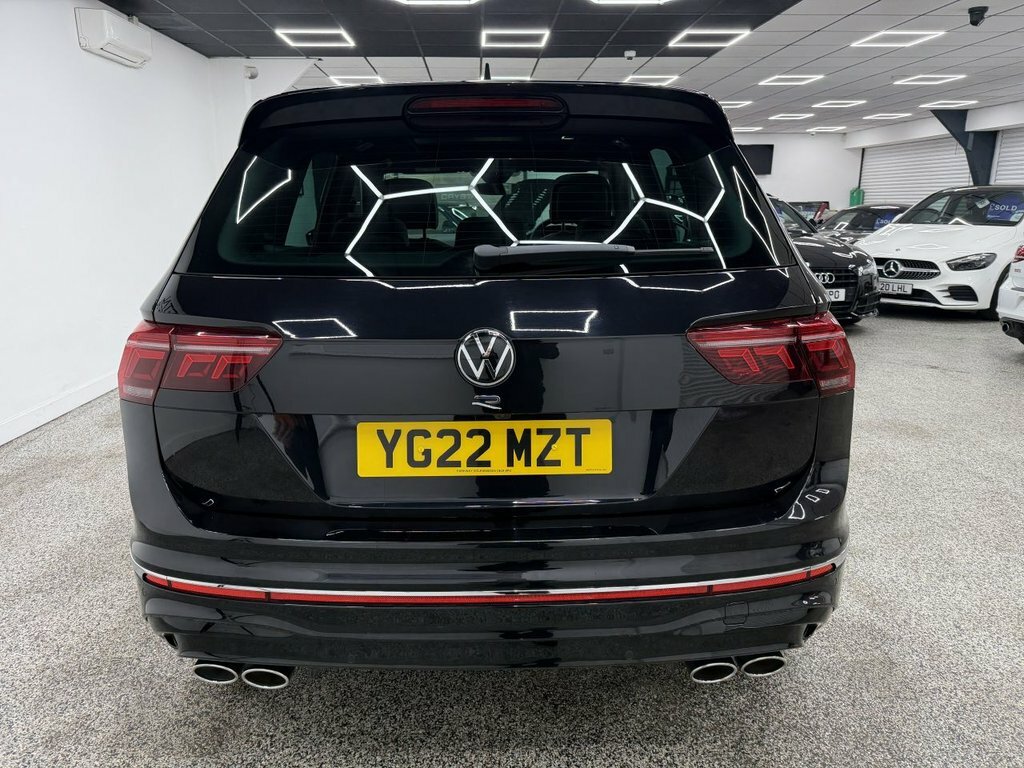 Volkswagen Tiguan 2L R YG22MZT Black #4