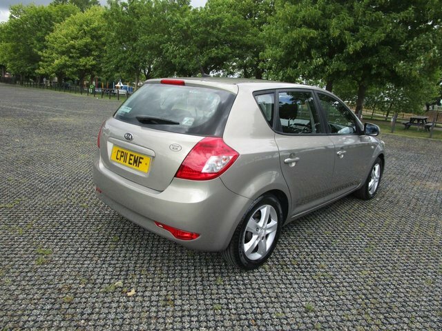 Kia Ceed Hatchback CP11EMF Silver #2
