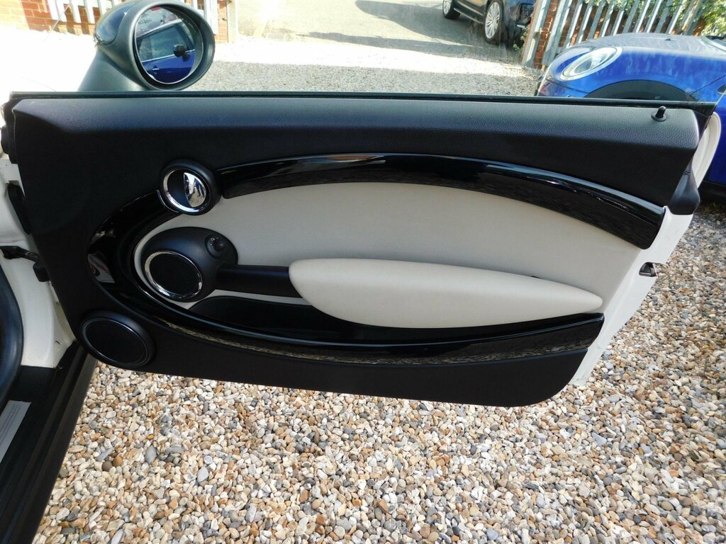 Mini Coupe Cooper White #17