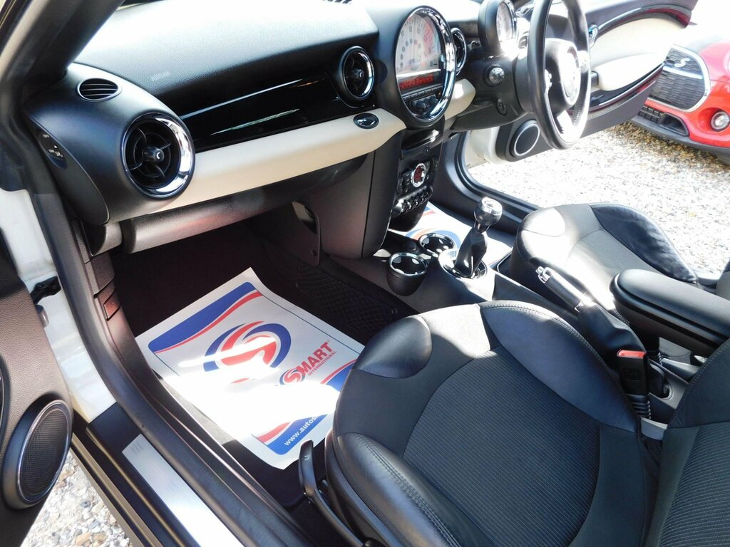 Mini Coupe Cooper White #18