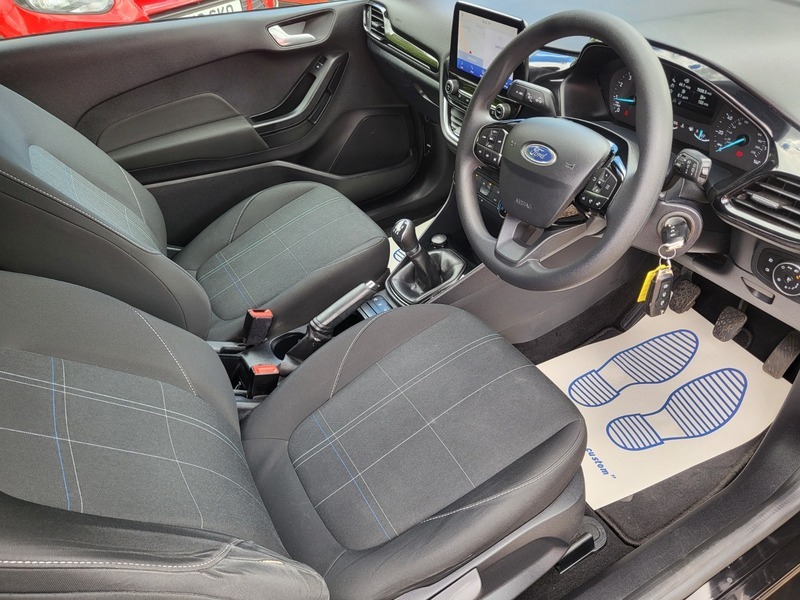Ford Fiesta Trend Black #2