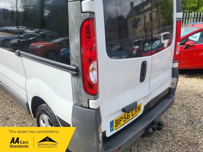 Renault Trafic Sl27 Dci 115 Swb White #17