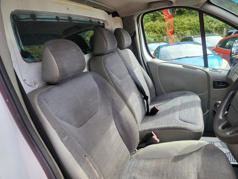 Renault Trafic Sl27 Dci 115 Swb White #16