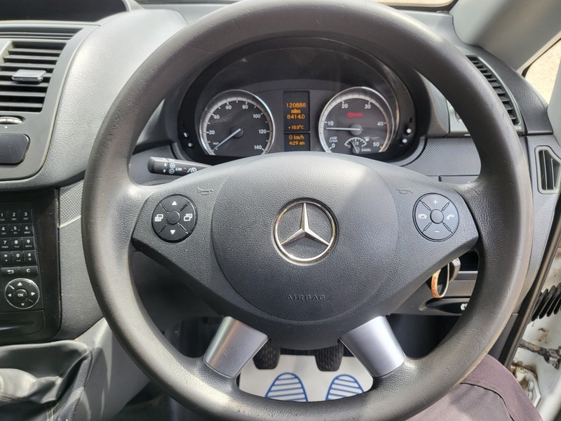 Mercedes-Benz V Class V6 Mpv White #10