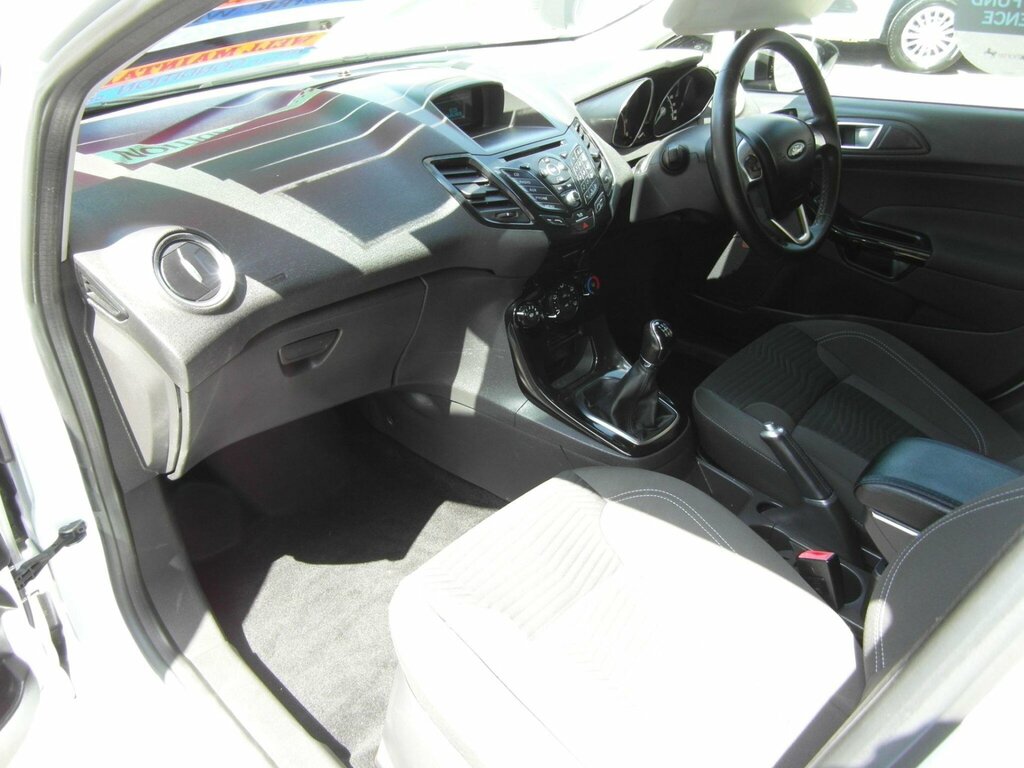 Ford Fiesta 1.25 Zetec Euro 5 EO15VKC White #5