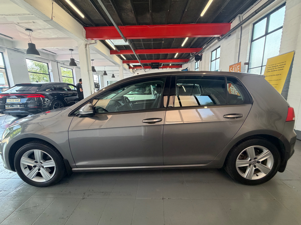 Volkswagen Golf 1.4 Tsi Bluemotion Tech Match Hatchback AD15RLZ #2