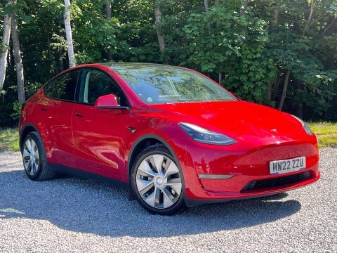 Tesla Model Y Model Y Long Red