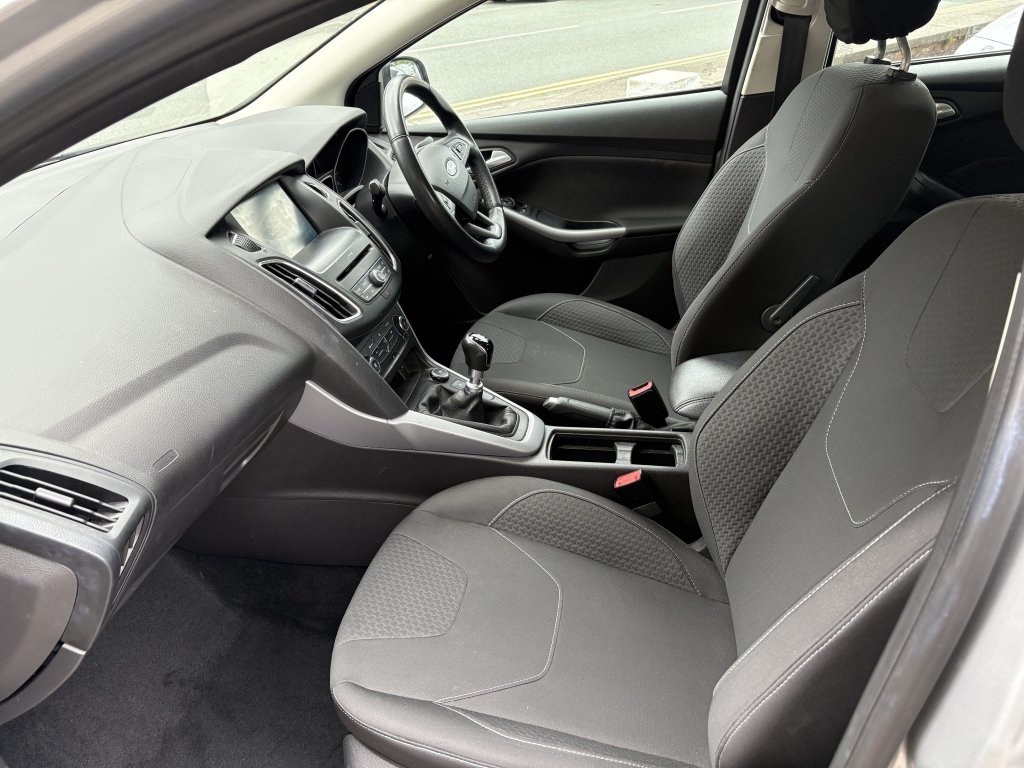 Ford Focus 1.5 Zetec Tdci Silver #6
