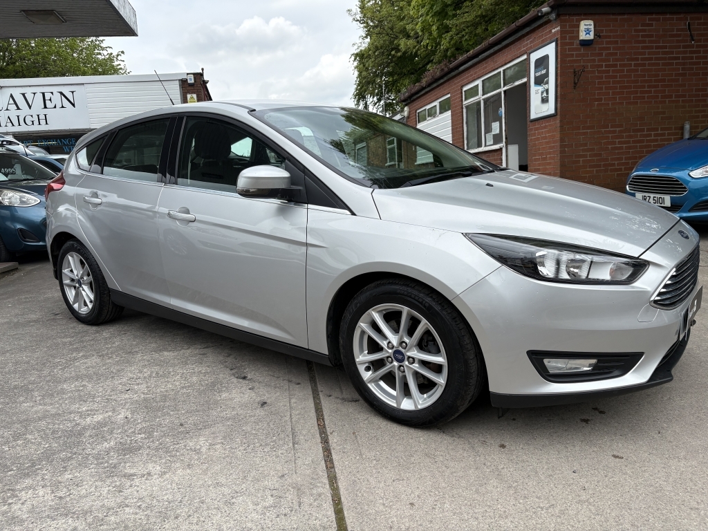 Ford Focus 1.5 Zetec Tdci Silver #2
