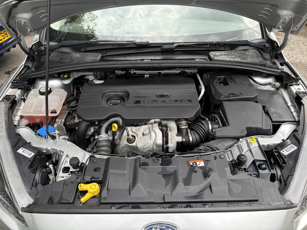 Ford Focus 1.5 Zetec Tdci Silver #4