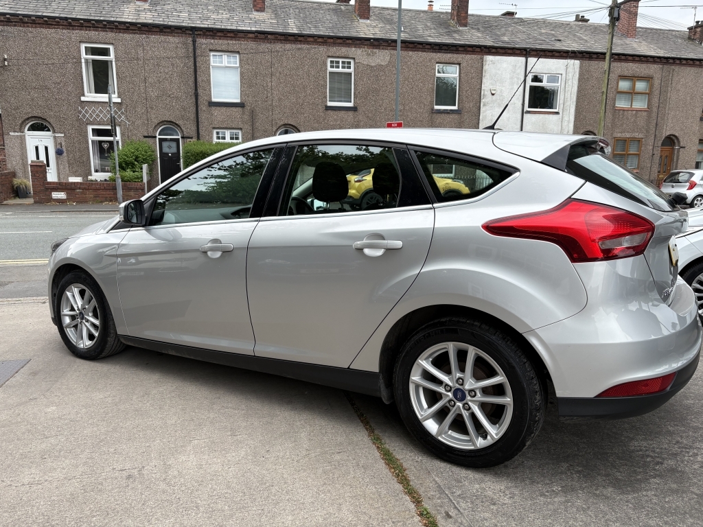 Ford Focus 1.5 Zetec Tdci Silver #5