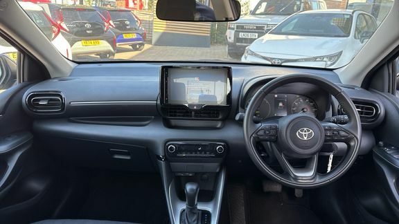 Toyota Yaris Icon Black #6