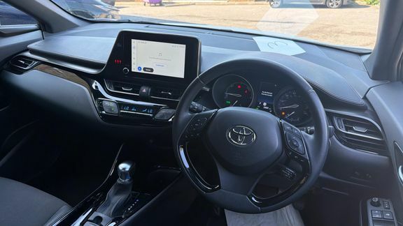 Toyota C-Hr Design 1.8 LO72WJG White #6