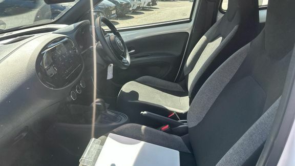 Toyota Aygo X Pure Automatic LT24UVJ White #5