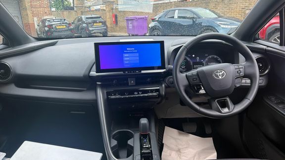 Toyota C-Hr Design 2.0 Phev FP74ZCA White #6