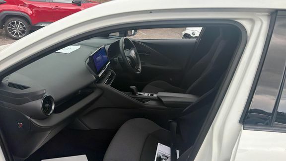 Toyota C-Hr Design 2.0 Phev FP74ZCA White #5