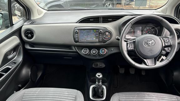Toyota Yaris Icon Tech 1.5M GV18BDZ White #6