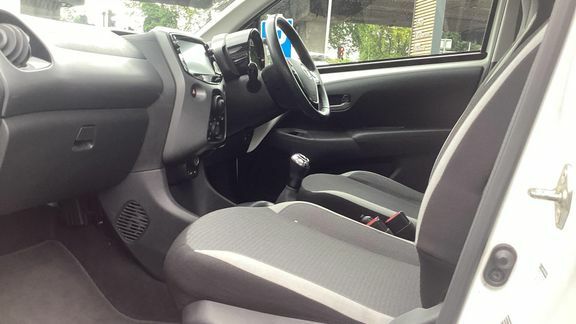 Toyota Aygo X X-play Tss LL71HMO White #5