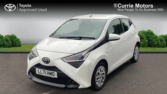 Toyota Aygo X X-play Tss LL71HMO White #3