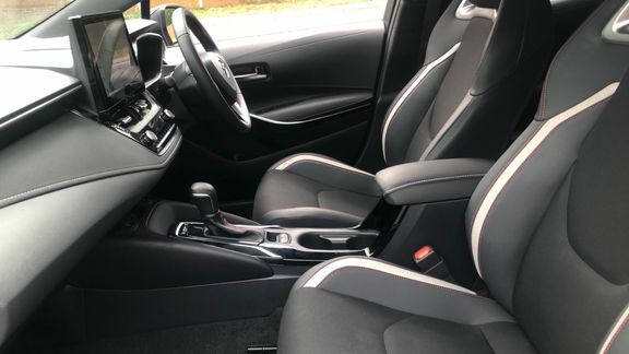 Toyota Corolla Gr Sport 1.8 Hb Bi-tone LM25YWT Grey #5