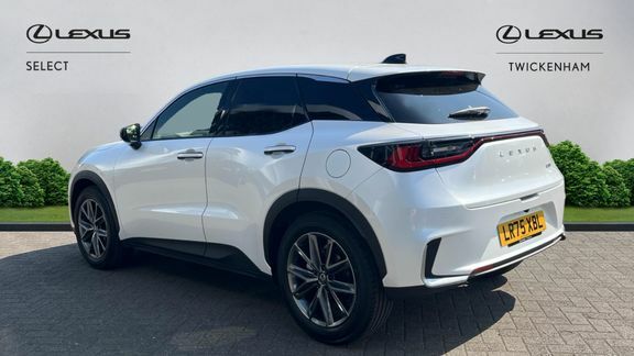 Lexus LBX Premium Plus Black Interior LR75XBL White #2