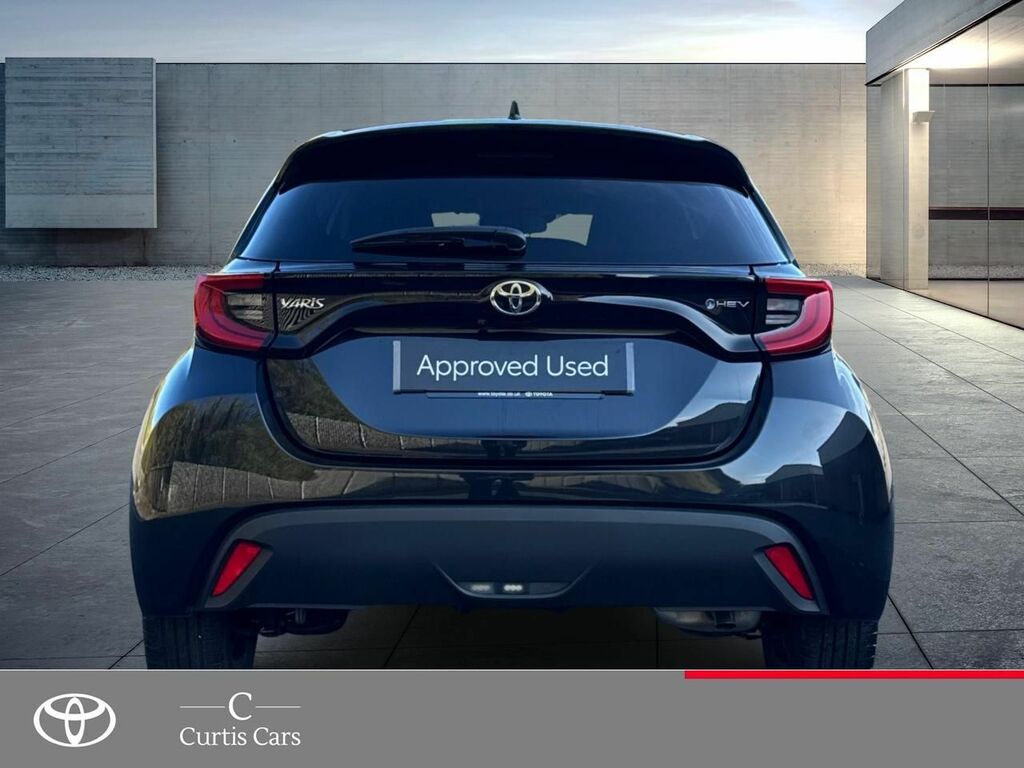 Toyota Yaris 1.5 Vvt-h Design E-cvt Euro 6 Ss GU24AOR Black #4