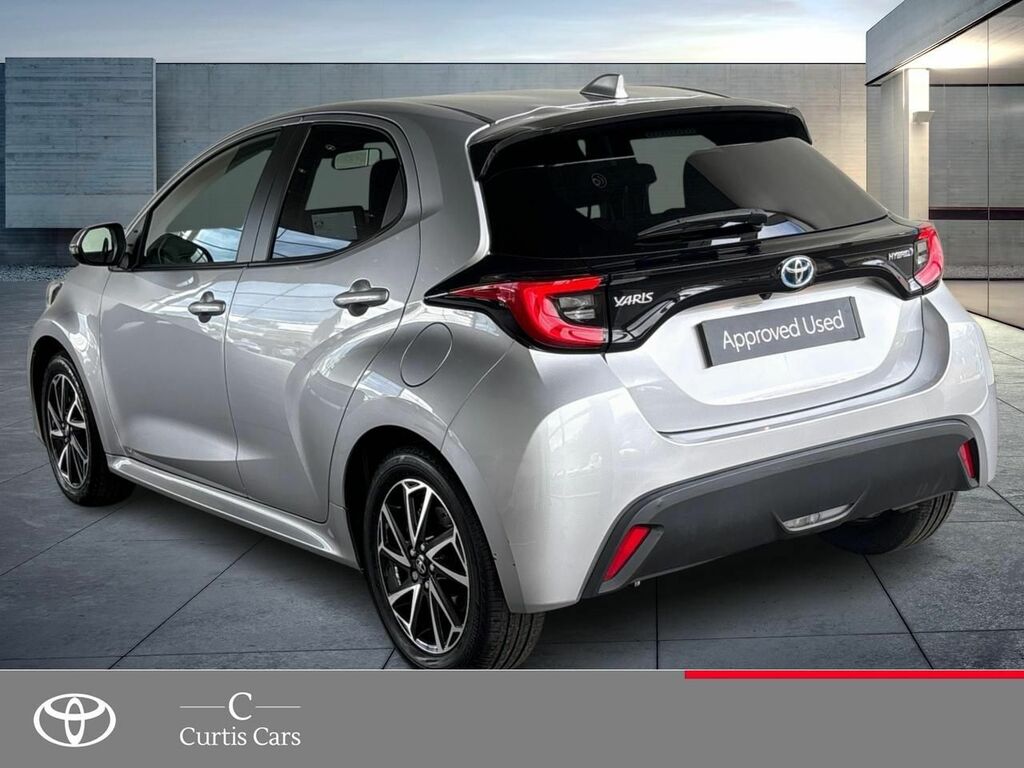 Toyota Yaris 1.5 Vvt-h Design E-cvt Euro 6 Ss GJ23LXH Silver #5
