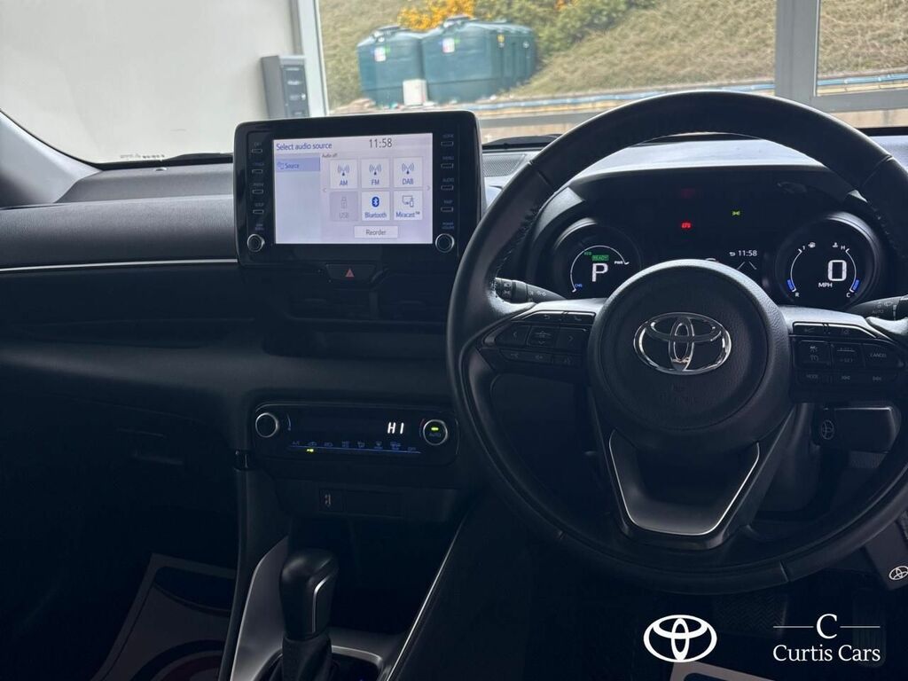 Toyota Yaris 1.5 Vvt-h Design E-cvt Euro 6 Ss Silver