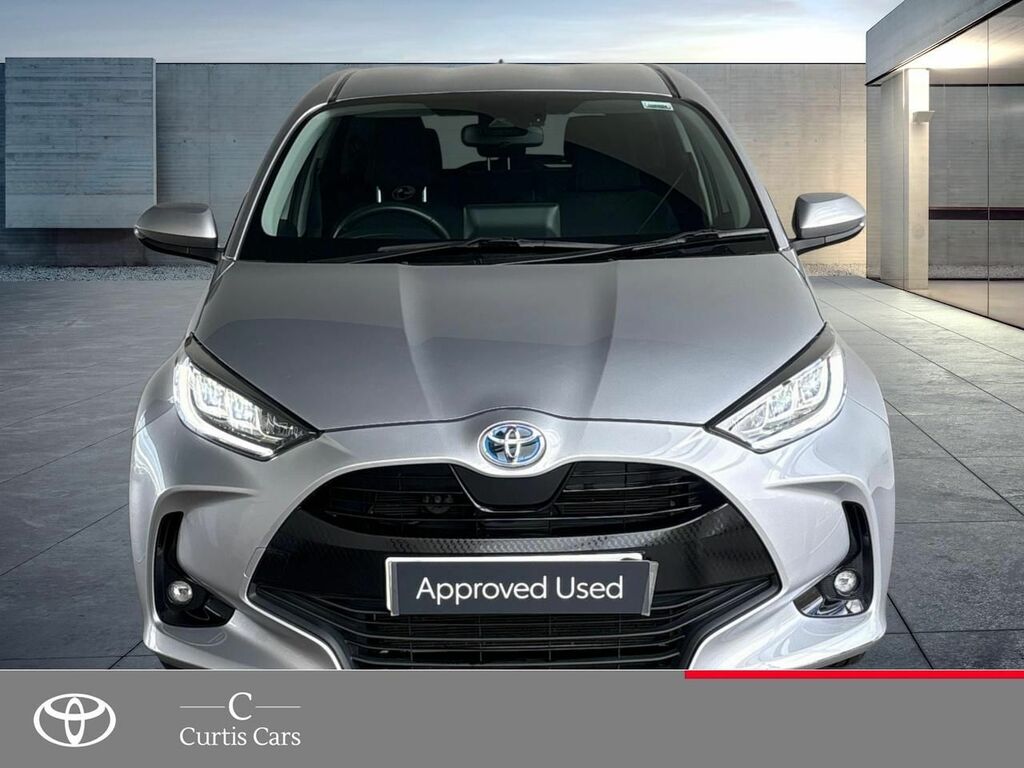 Toyota Yaris 1.5 Vvt-h Design E-cvt Euro 6 Ss GJ23LXH Silver #2