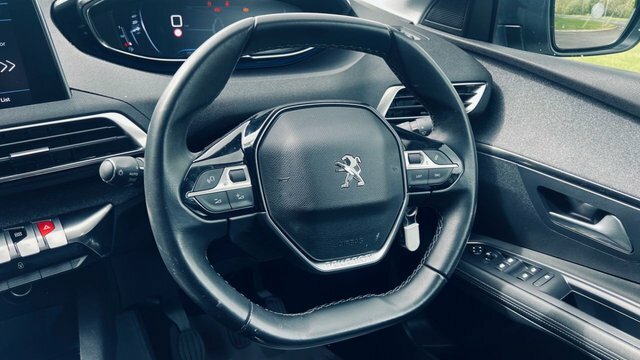 Peugeot 3008 Puretech Allure Suv SD20FKW White #5