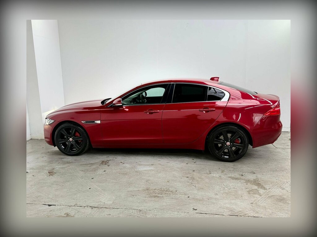 Jaguar XE 2.0I Portfolio Euro 6 Ss FV67LNG Red #4