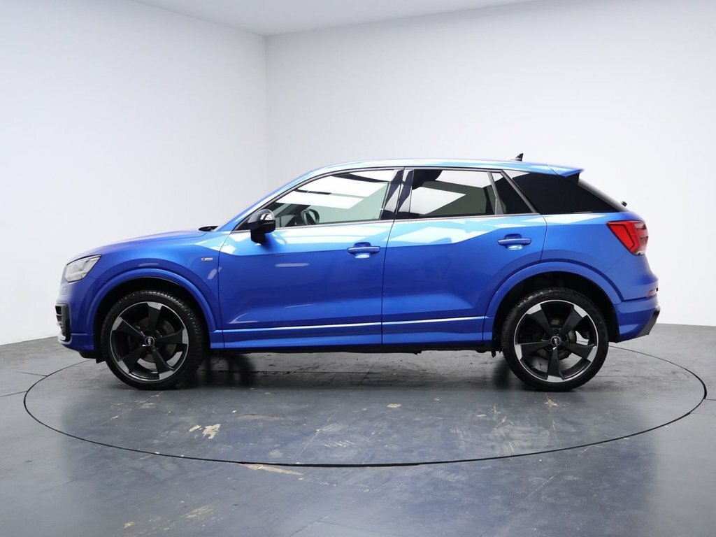 Audi Q2 1L Black Edition Blue #6