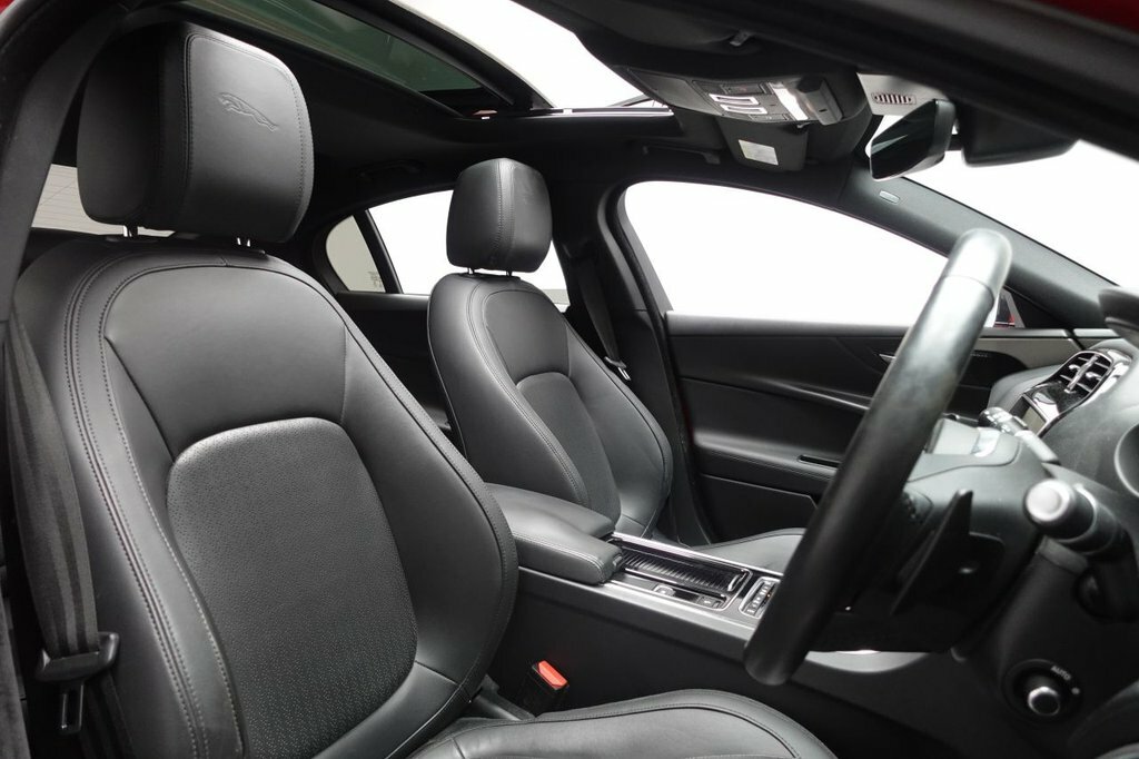 Jaguar XE 2L Portfolio YD19CRF Red #3