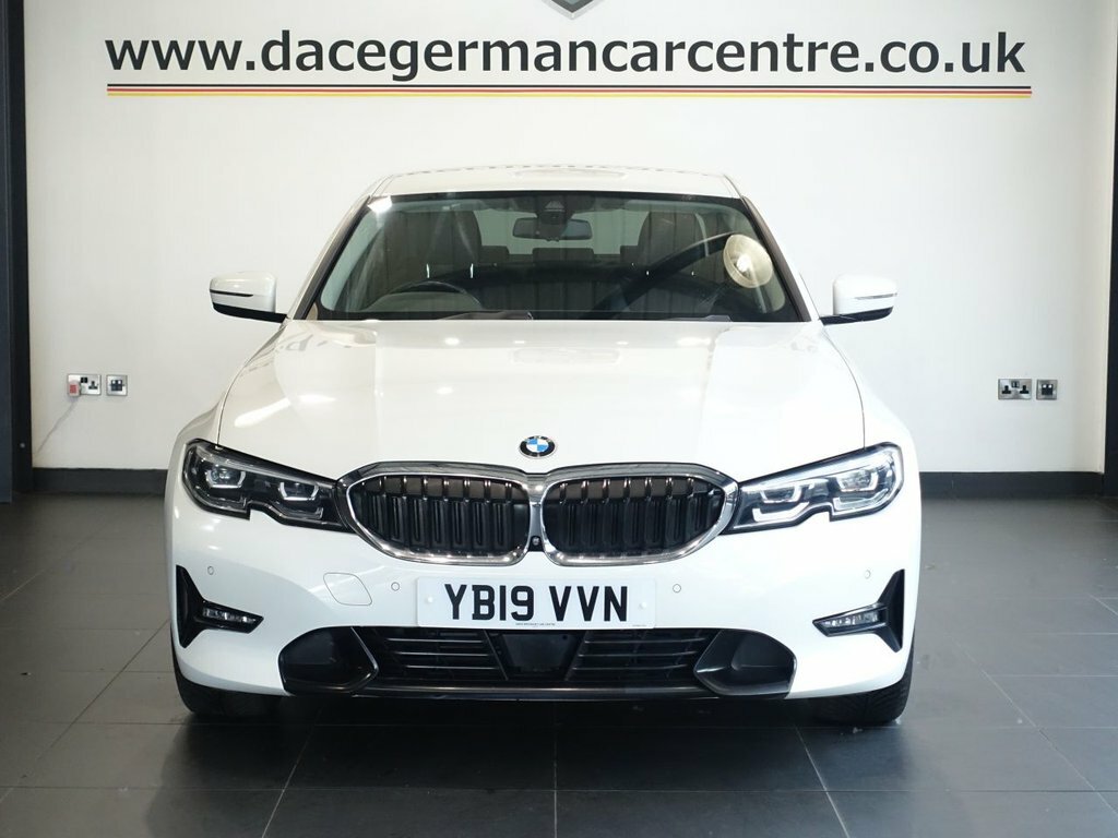 BMW 3 Series 2L Sport YB19VVN White #4